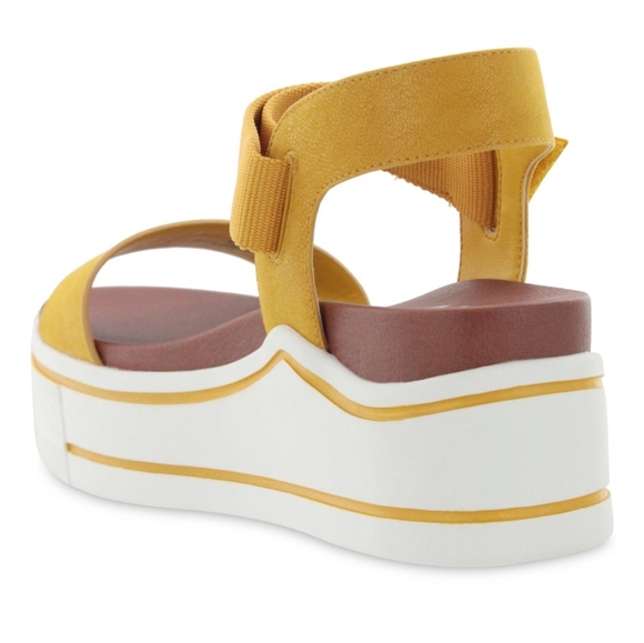 MIA ๐ฃJessy Odelia Platform Sandals in Mustard Brus footwear - Picture 2 of 13